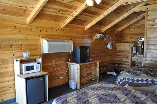Bryce Canyon Inn Cabins Tropic Exterior photo