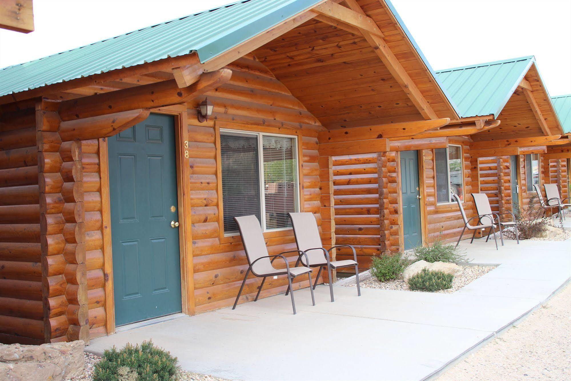 Bryce Canyon Inn Cabins Tropic Exterior photo
